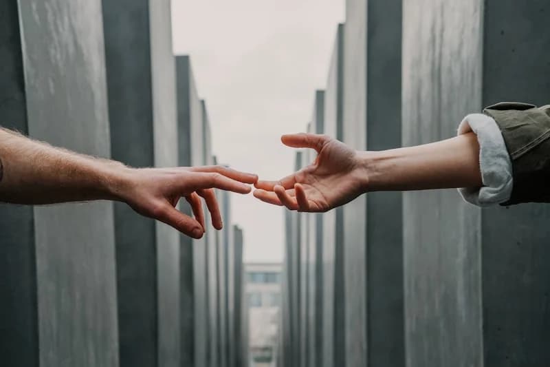 AI Minimalism: Reclaiming Human Agency in an Algorithmically-Mediated World